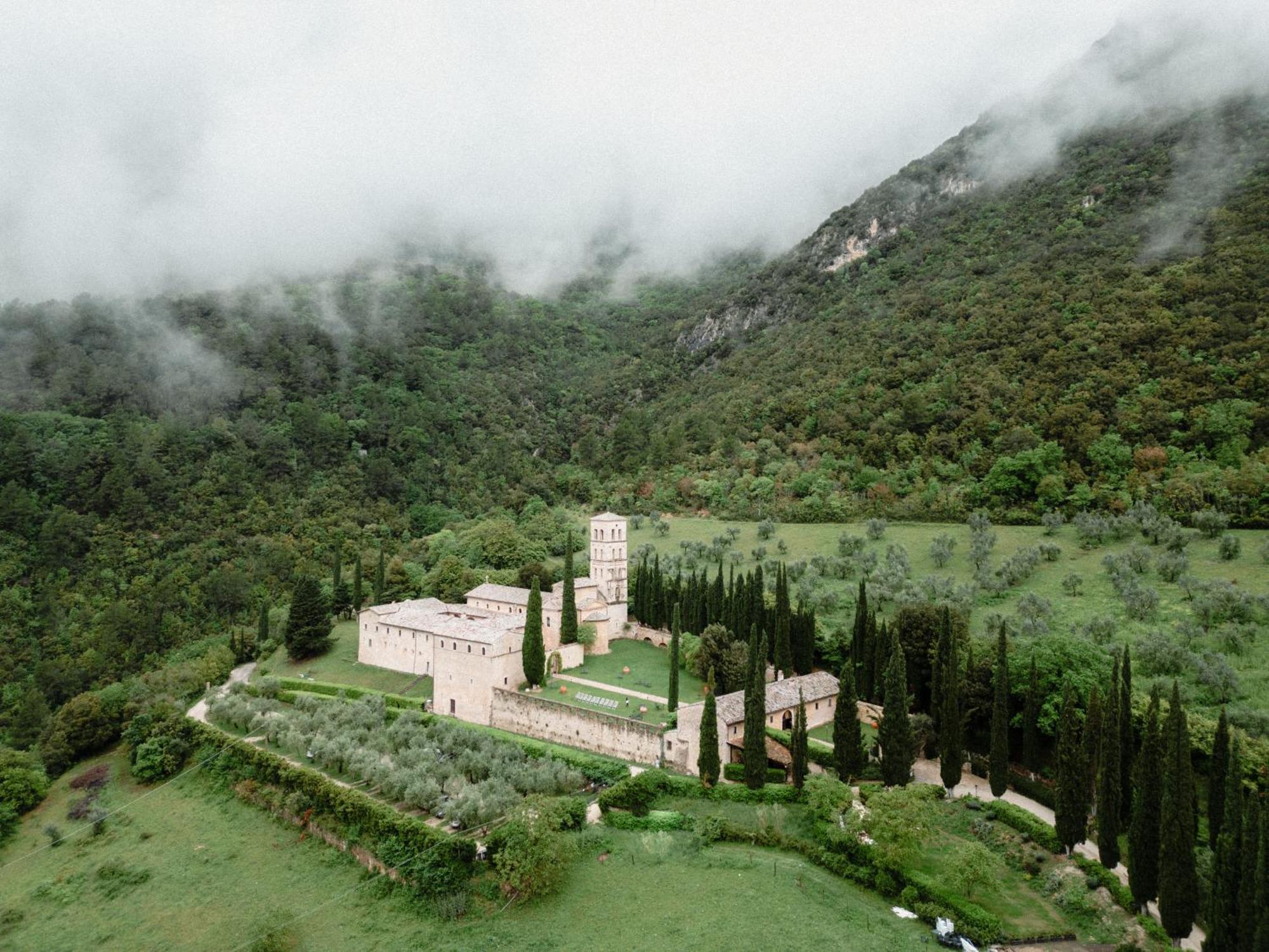 Abbazia San Pietro In Valle Ferentillo Exteriör bild